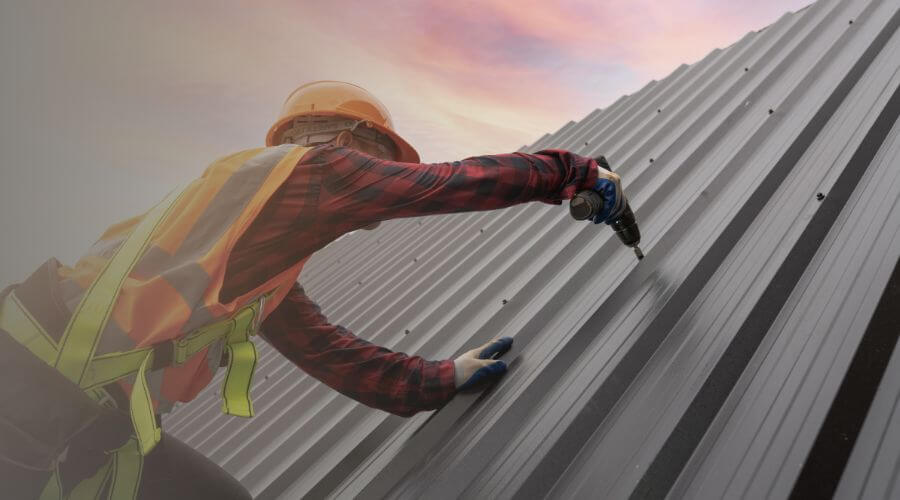 Professional gutter cleaning in Sutter, IL
